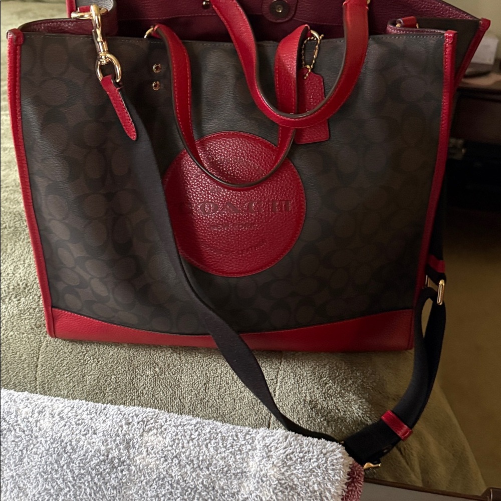 Coach Dempsey, 40 inch large tote - Picture 2 of 7